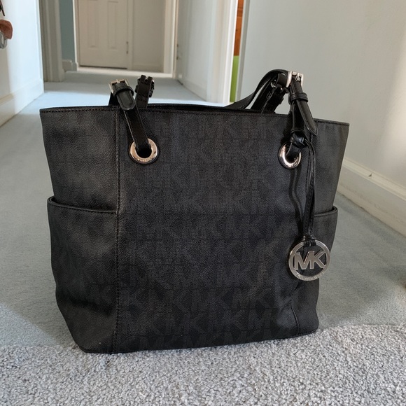 Michael Kors purse - Picture 1 of 6
